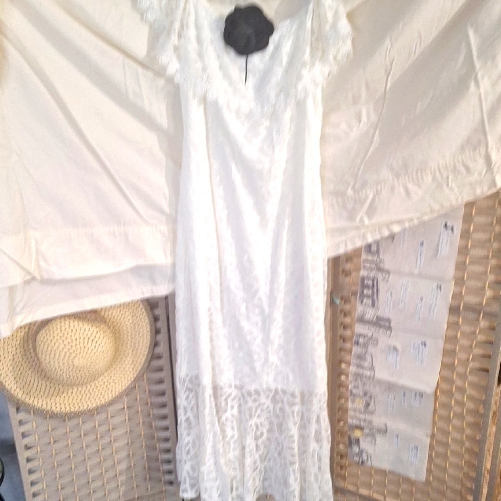 Lonf White Lace Dress
